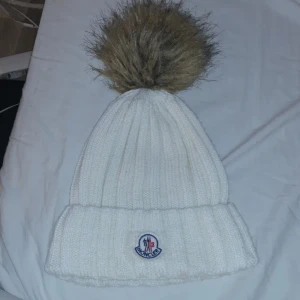 Moncler hue  - Fint och bra  Str s/m