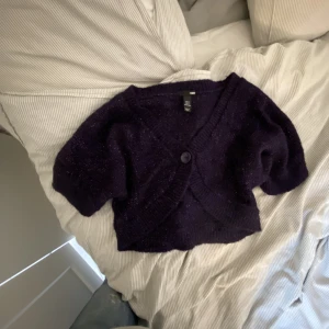 Bolero  - Säljer denna jätte söta boleron eftersom den inte kommer till användning! 💘💘💘💘💘