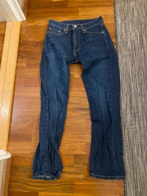 Lewis 505 - Lewis 505  W29 L30  Knappt använda 