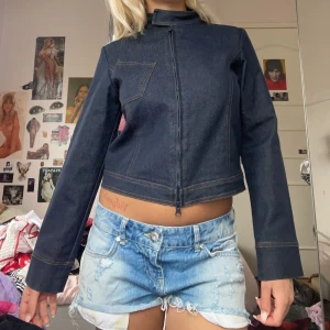 Jeansjacka  - Fint skick. Storlek 2 skulle säga xs-s