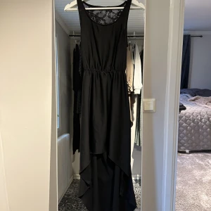 klänning - svart långklänning, perfekt att ha på stranden 🌼🌼