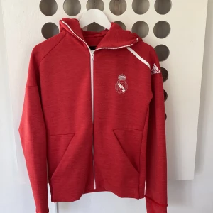 Adidas Real Madrid  - Köptes på Real Madrids store i Madrid Som ny