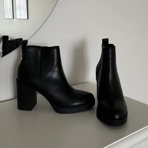 Skor - Stövletter från H&M, storlek 37 Använda ett fåtal gånger