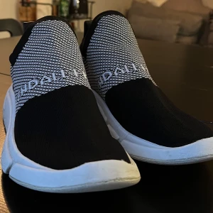 KENDALL+KYLIE - Skor av Kendall & Kylie.  Säljs inte längre.  Jättebra skick.   Nypris: 1800kr