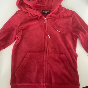 Juicy Couture röd - Storlek Xxs. Sparsamt använt, fint skick, inget att anmärka på