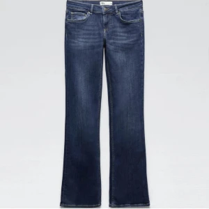 zara jeans  - slutsålda lågmidjade jeans från zara 💓köptes för 450kr