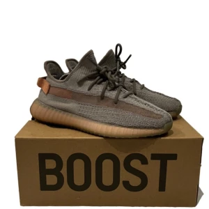 yeezy true form - lite smutsiga cond 7/10 