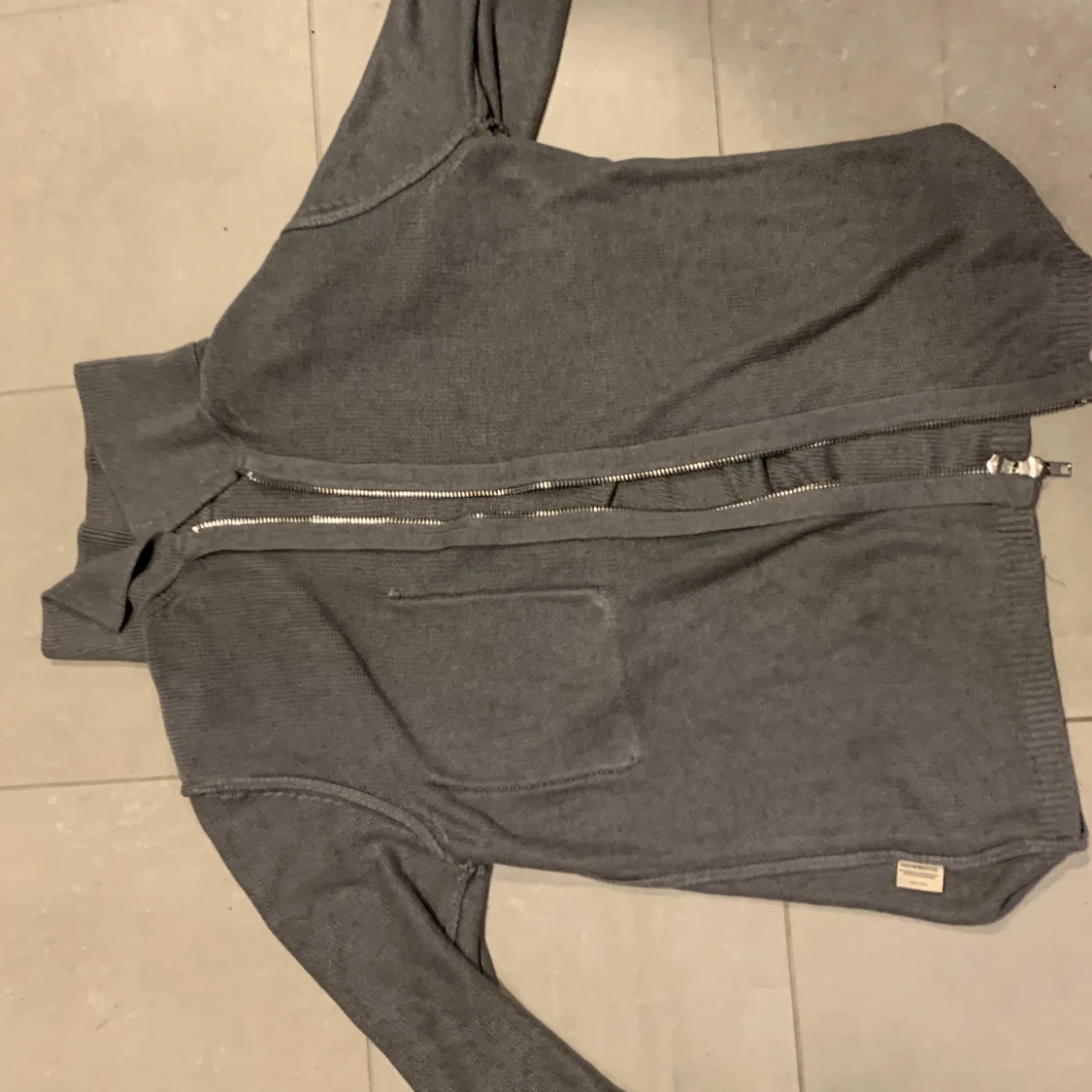 Ny oanvänd underbar tröja från movesgood - 91