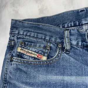 Diesel jeans  - Säljer dessa snygga lågmidjade diesel jeans då dem inte kommer till användning🤍 passar mig som är 165 cm🤍
