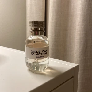 Zadig parfym - Säljer denna ”Girls can do anything” Zadig & Voltaire parfymen, använd ett fåtal gånger. 30ml 