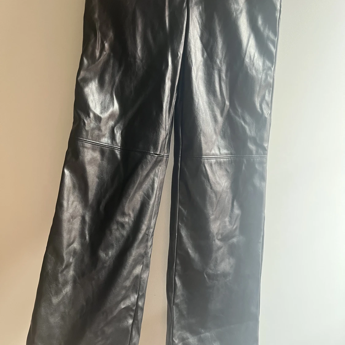 Skinnimitationsbyxor - 91