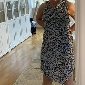 Vintage Michael Kors - Säljer den här vintage klänningen från Michael kors. 