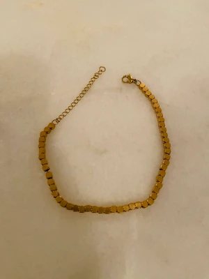 Gold cube bracelet  - Used like new, gold plated 