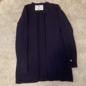 Mysig cardigan från Bondelid - Köpt second hand, men i mycket fint skick. Säljer då den inte används
