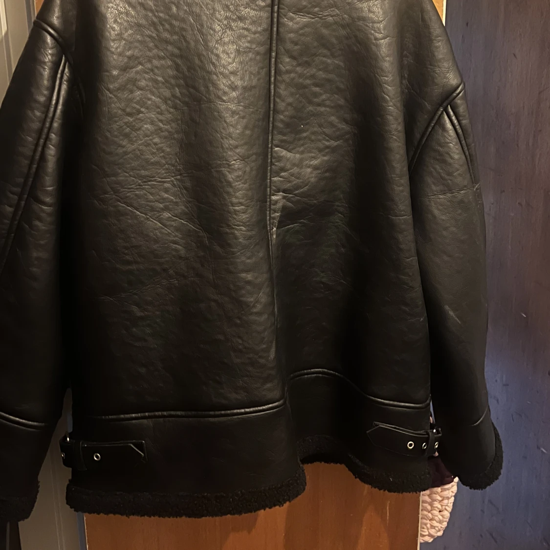 Varm läderjacka - Outfitbook - 90