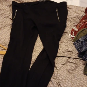 Byxor storlek 52 svart  - Vardag byxor 