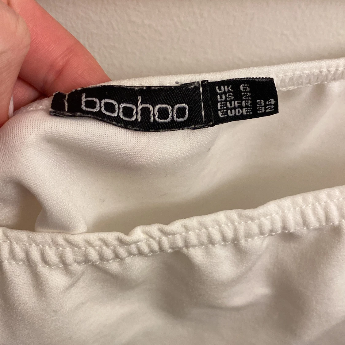 Vit kort tröja med spets arm - 90