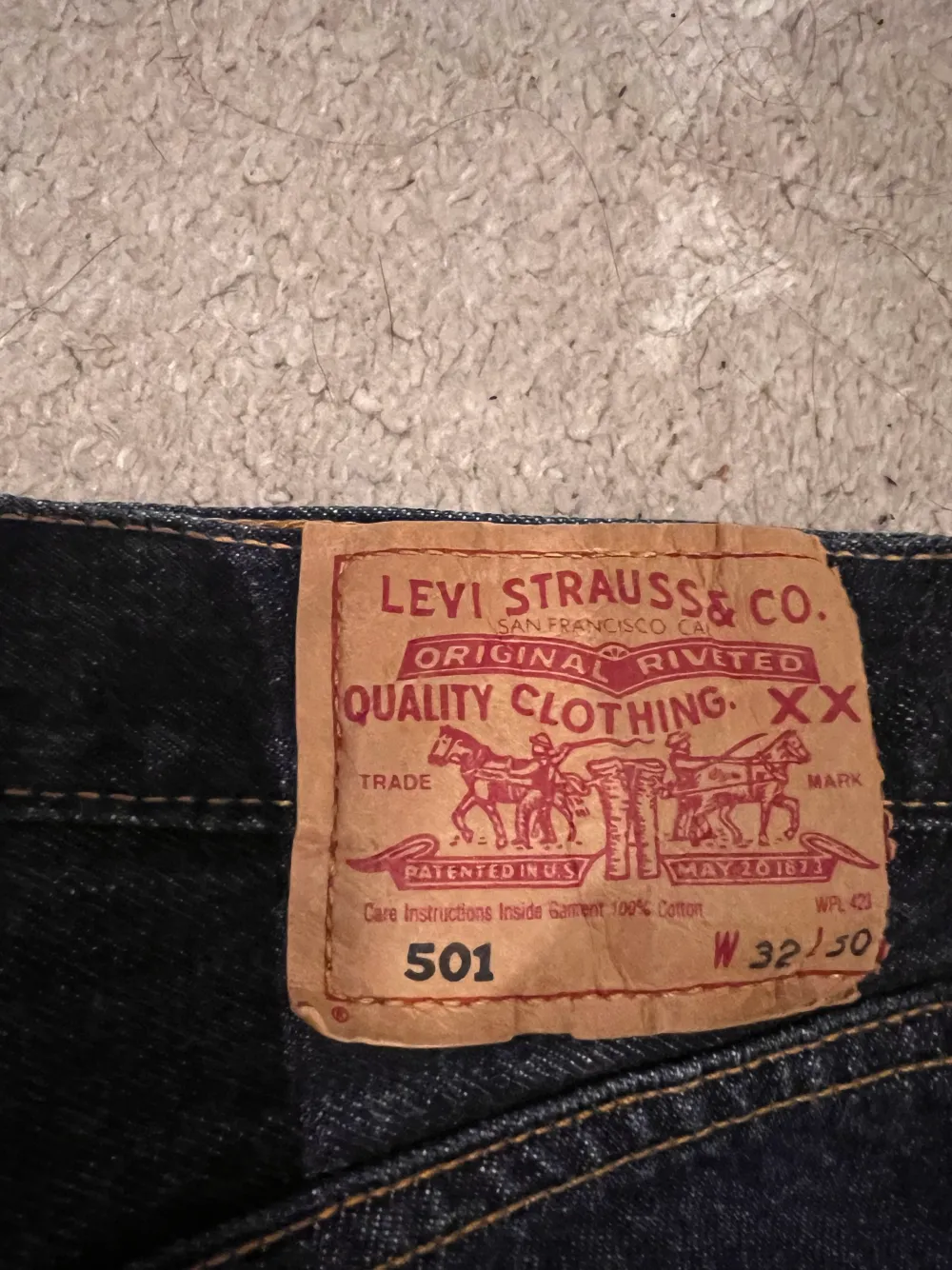 Levis jeans i utmärkt skick, aldrig använda . Jeans & Byxor.