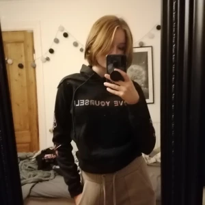 BTS Hoodie - Äkta BTS merch LOVE yourself hoodie (skriv om du är intresserad priset kan diskuteras) 