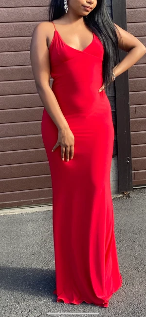 Rebecca stella klänning  - Jätte vacker klänning. Kan användas till alla möjliga tillfällen. Stretch så passar typ xs/s/m. Formar kroppen super fint. 