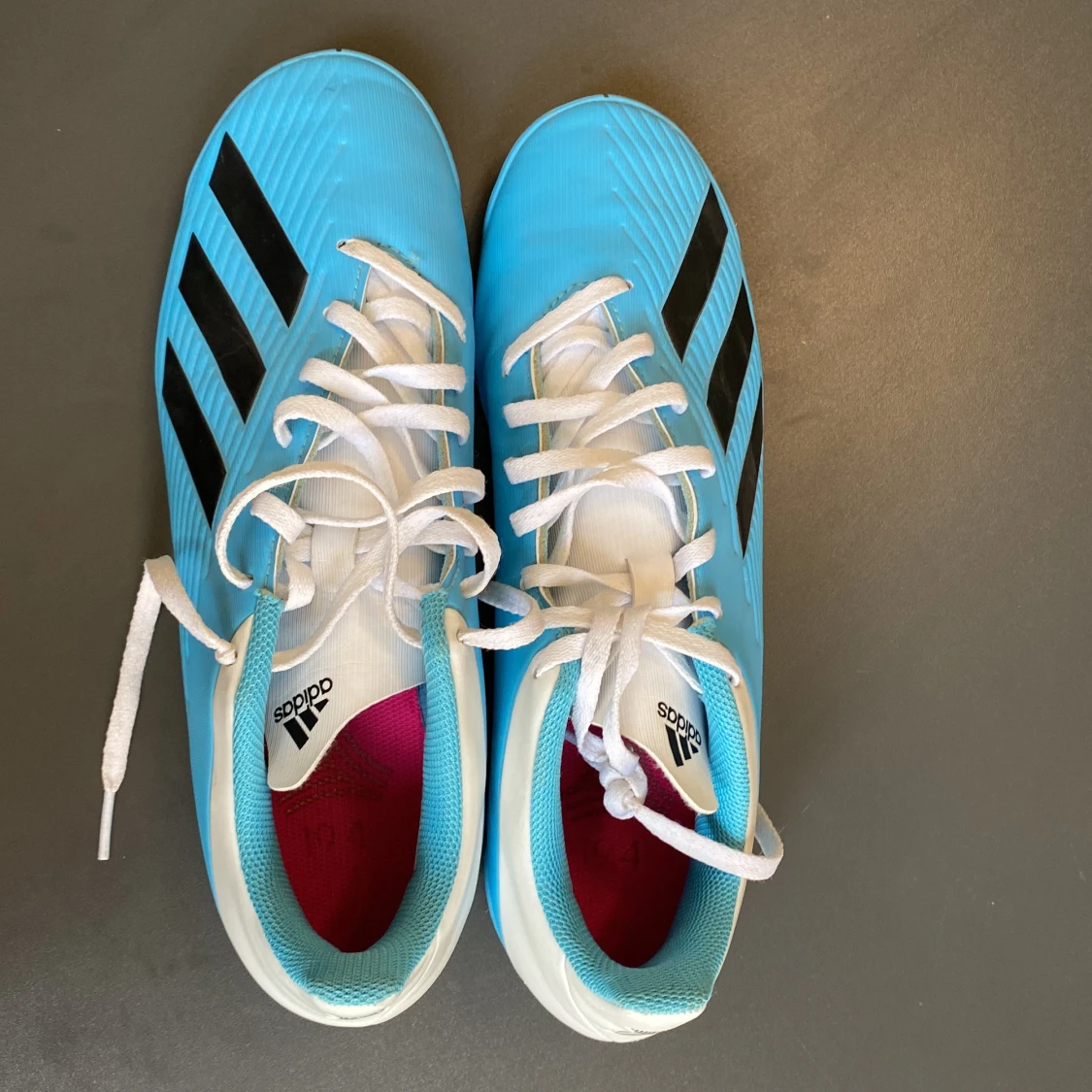 Billiga adidas fotbollsskor  - 91