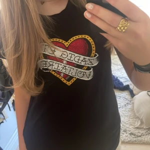 Zadig Voltaire t shirt - Säljer denna sjukt coola tröjan från Zadig Voltaire ❤️‍🔥❤️‍🔥helt oanvänd