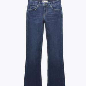 Zara low rise jeans i storlek 34