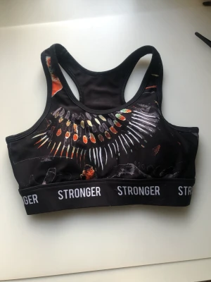 Stronger topp - Säljer denna sporttoppen då den inte används❤️