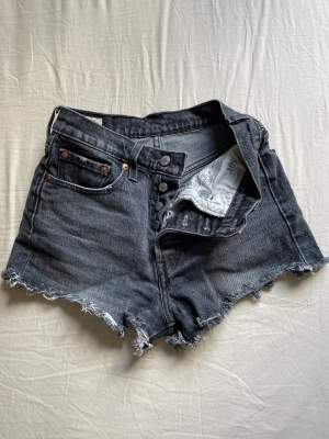 Vintage jeans shorts med jättefin tvätt och väldigt fina
