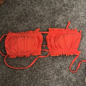 Bikinitopp  - Bikinitopp i storlek S