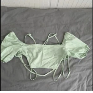 Topp - Topp i färgen turkos och storlek M