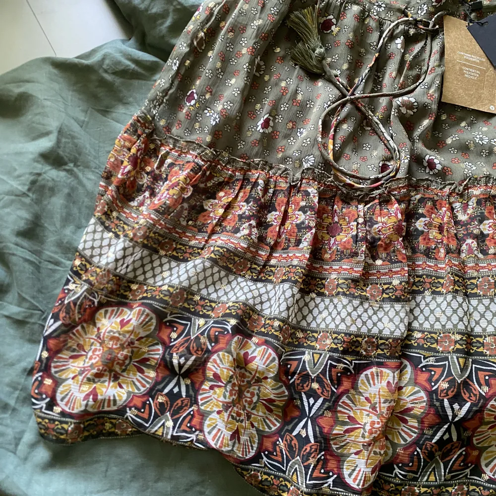 Helt ny kjol från Vero Moda med prislappen kvar, köpt för 349 kr. Kjolar.