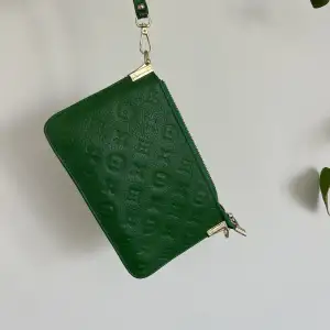 Grön LV väska