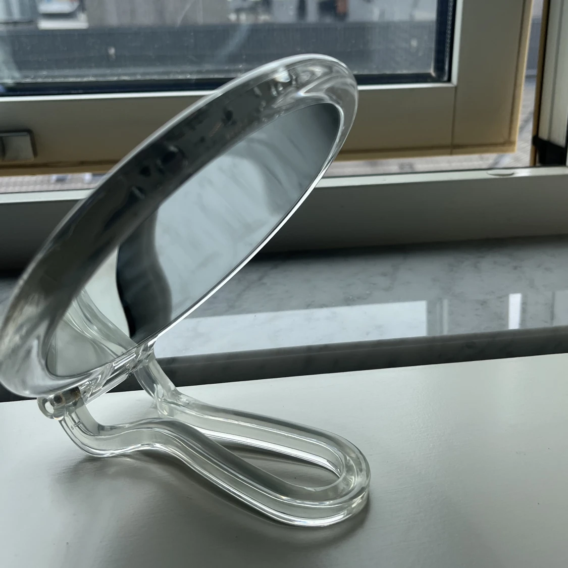 Liten rund sminkspegel  - 91