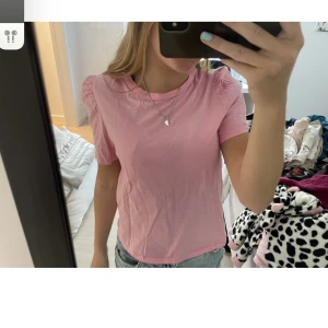 Blus  - Så fina rosa tröja som inte kommer till användning längre Skiv för frågor eller funderingar ❤️❤️