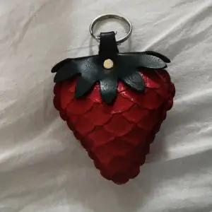  Squishy, strawberry keychain.