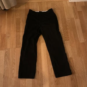 Dickies byxor  - Säljer mina Dickies dom är får små för mig. Storlek W33/L32