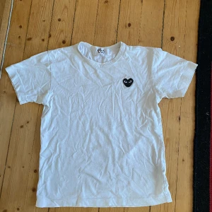 Cdg t-shirt - Behöver pengarna 