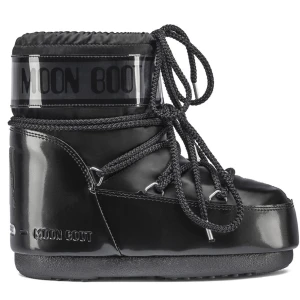 moonboots - Säljer mina moonboots då det inte e min stil längre!💓(ena skons sula har slitage som man kan se på bilden, säljer därför för ett lägre pris,  men det går att fixa hos skomakare eller leva med det😊)