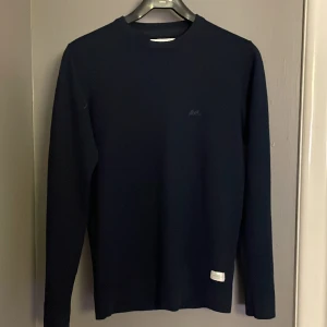 Lindberg tröja - Hej jag säljer min tröja pga den blivit för liten för mig. skick 8/10