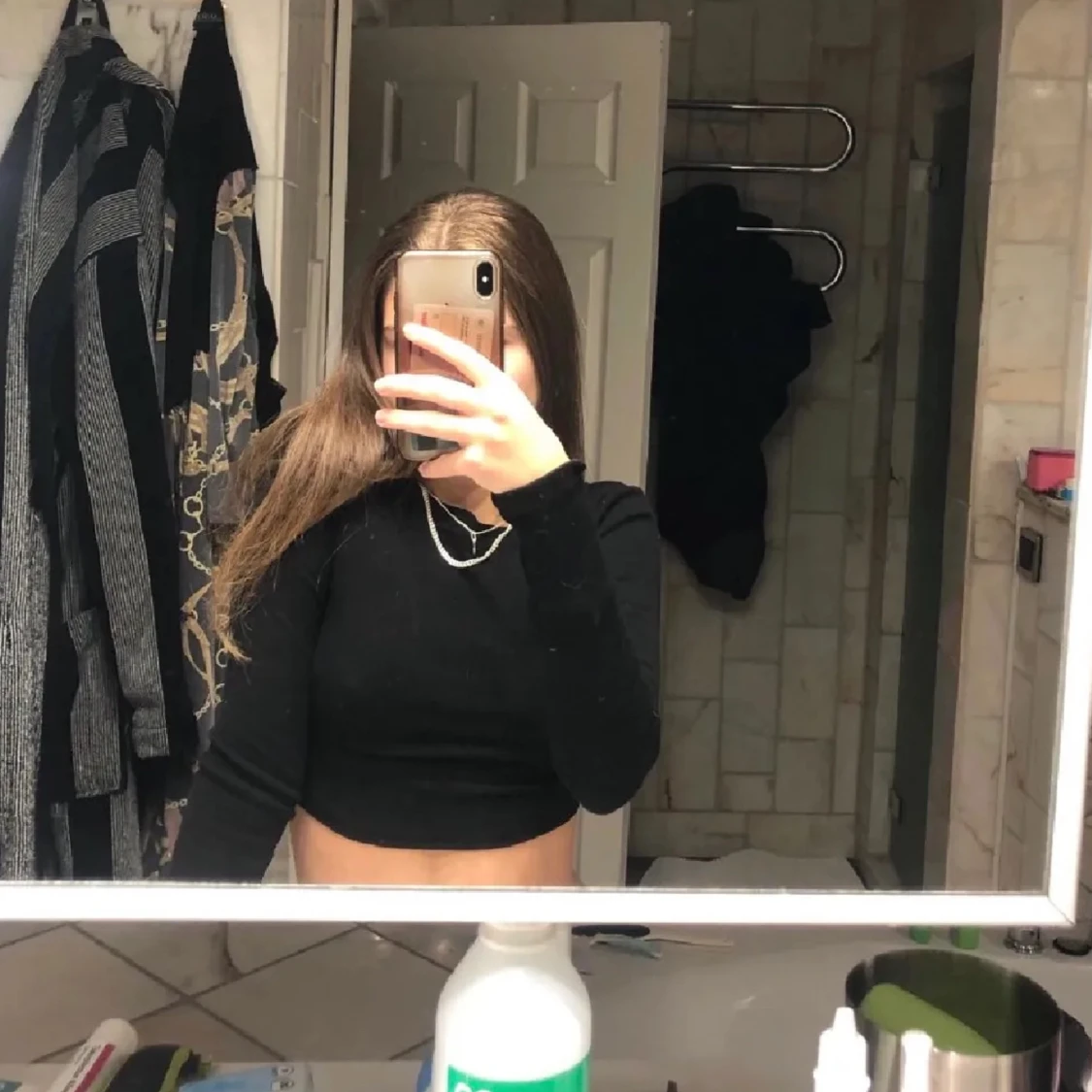 Svart topp med öppen rygg  - 90