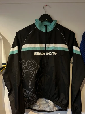 Cykel kläder  - Fina cykel kläder som är använda 1 gång och är i väldigt bra sick. Byxorna i storlek XS