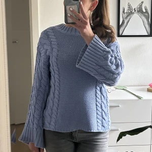 Stickad tröja  - Så fin stickad tröja från Gina 😍 Använd fåtal gånger, är i jättefint skick!! 