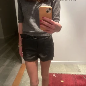 Skinnshorts - Så fina skinnshorts💓 bältet går att ta bort💋