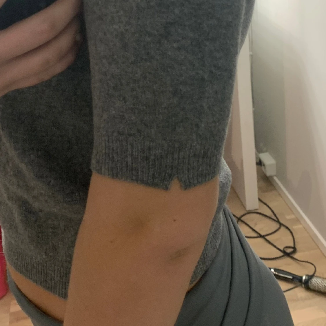 Grå stickad tröja  - 90