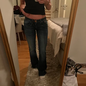 Ltb jeans  - Säljer dessa skitsnygga lågmidjade jeansen! Färgen är som på sista bilden🥰