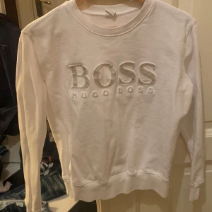 Hugo boss tröja - Använd endast 1 gång 
