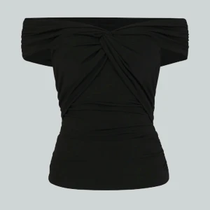 Svart topp - Svart topp med off shoulder, jättefin och bara använd en gång🤍🤍