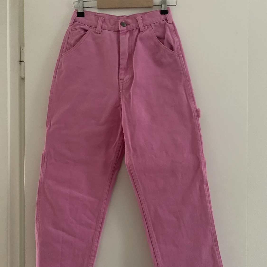 brandy melville/john galt bubblegum pink cargo pants 