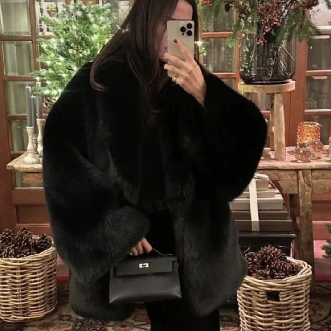 Svart pälsjacka 
